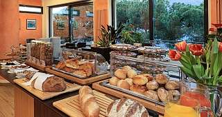 Hotel Geranio au Lac great breakfast buffet